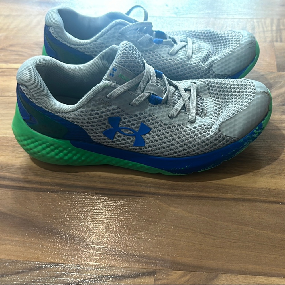 Big Kids Slip-on Boys Size 3 Under Armour Gray and Blue Sneakers No Tie Shoes